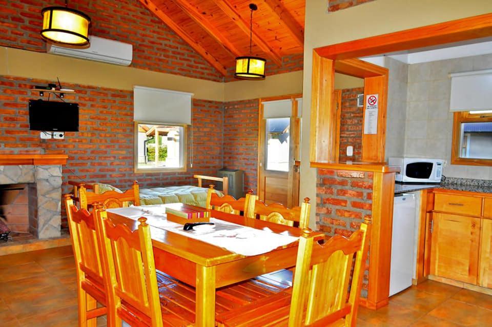 Hosteria Y Cabanas Land Park - Spa & Lodge Junin de los Andes Exterior photo