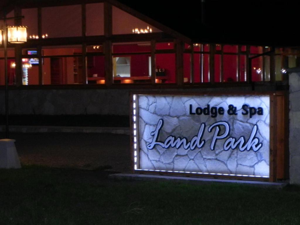 Hosteria Y Cabanas Land Park - Spa & Lodge Junin de los Andes Exterior photo